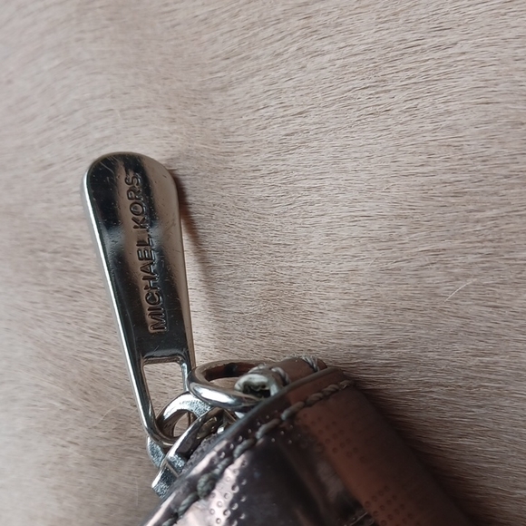 Michael Kors  wallet - Picture 4 of 16